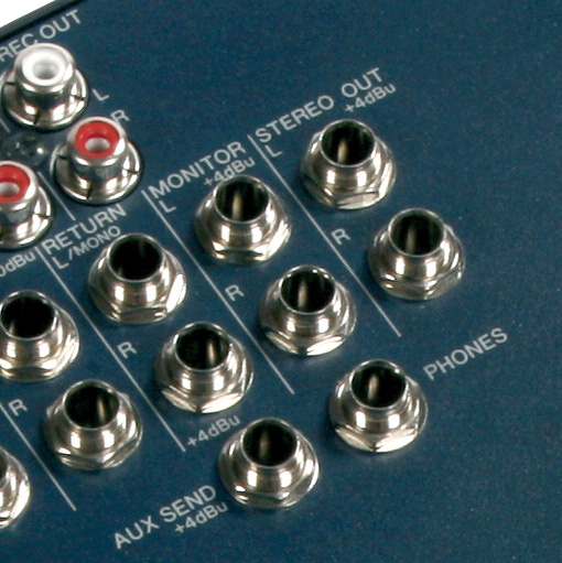 Q How do you connect a mixer to a PC?