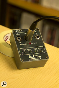 The key to ’80s guitar style: the humble DI box.