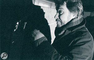 Dan Austin typically recorded Jimi Goodwin's vocals through two phase‑aligned mics simultaneously, usually an SM58 and a U87. Dan Austin typically recorded Jimi Goodwin's vocals through two phase‑aligned mics simultaneously, usually an SM58 and a U87.