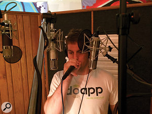80 Fitz tracking his beatbox parts for the Pitch Perfect 2 soundtrack, with both handheld and standmounted mics. 80 Fitz tracking his beatbox parts for the Pitch Perfect 2 soundtrack, with both handheld and standmounted mics.
