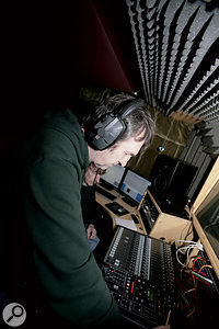 How loud should you listen on headphones?