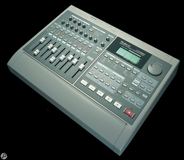 Roland VS880