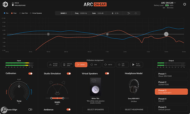 The ARC On‑Ear software displays the uncorrected frequency response of the headphones in blue, and the corrected response in orange. The latter curve is not flat here because the speaker emulation is active.