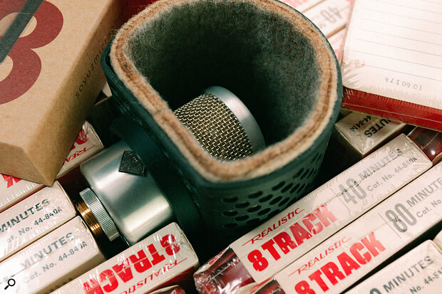 Here you can see the inside of the Alpaca Mic, with the alpaca fibres exposed.