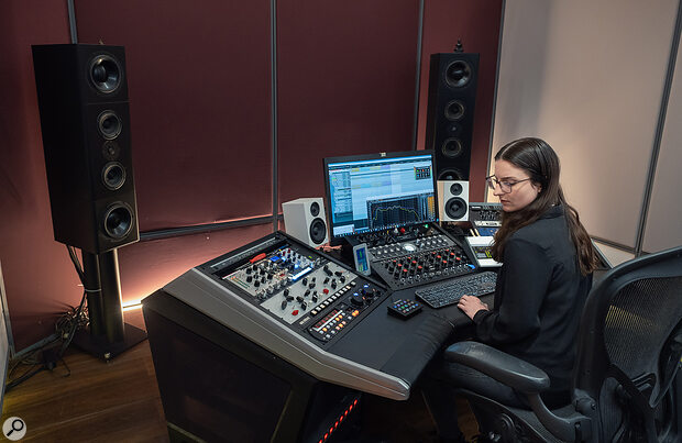 As well as recording, mixing and making her own music, Anna Murphy is also a mastering engineer at Zurich’s echochamber.