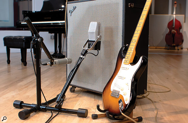 Arms can be attached not only to the riser and to each other, but to the legs, as shown here.