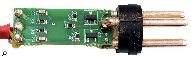 Inside the XLR barrel is a circuit board, which converts 48V phantom power into the 3V required to bias the electret capsule, and also balances the output signal.