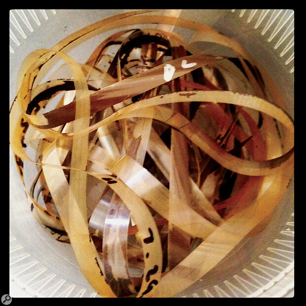 The tape loops after the recordings.