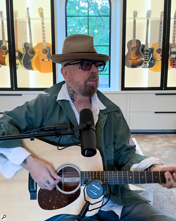 Dave Does Dylan was recorded very quickly, using two Shure SM7B dynamic microphones.