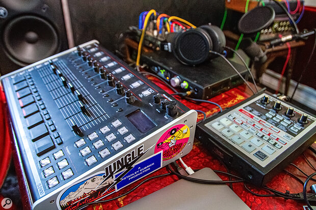 For many years, Lincoln Barrett created music entirely in the box. When he decided to embrace hardware, he chose Isla Instruments’ modern recreation of the classic E‑mu SP‑1200 as his main sampler.