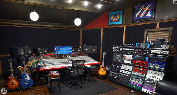 Dan Malsch’s Soundmine Studio, where he and Andy Wallace undertook the first mix of Skeletá.