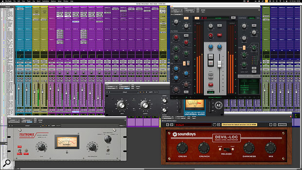 The main lead vocal track was compressed gently with the UA LA‑2A plug‑in, whilst parallel duplicates were treated more aggressively with the 1176 and Devil‑Loc compressors.free