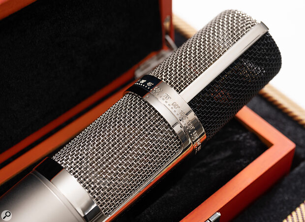Unlike the original C24, the WA‑CX24’s rotation system has markings to help you set the correct angle.