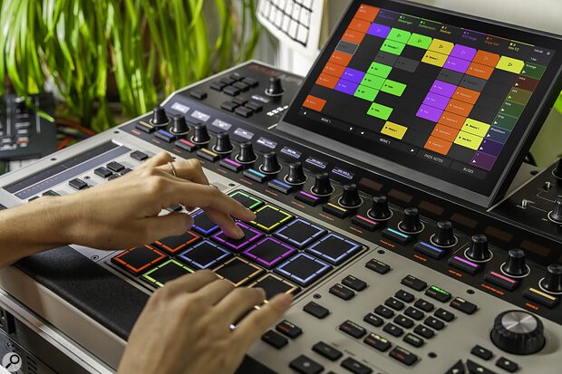 Akai MPC XL standalone beatmaking music production station