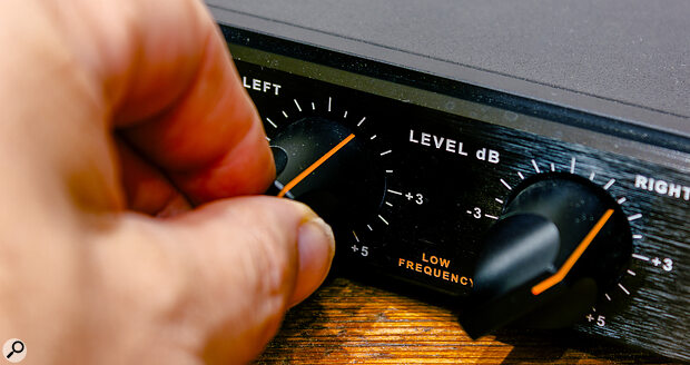 For the original rackmount hardware and the new plug‑in, the ±5dB gain controls are stepped, in 0.5dB increments, while the 500‑series version’s gain is set using a pot.