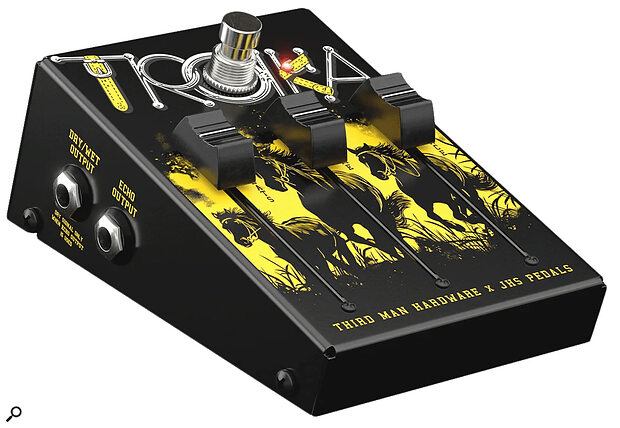 There are actually three output options: the blended dry/wet effect on both rear‑panel XLR and side‑panel jack, and a dedicated wet‑only output on a second side‑panel jack.