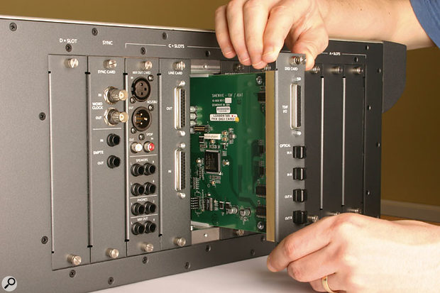 With the console switched off, cards can quickly and easily be installed on site. With the console switched off, cards can quickly and easily be installed on site.