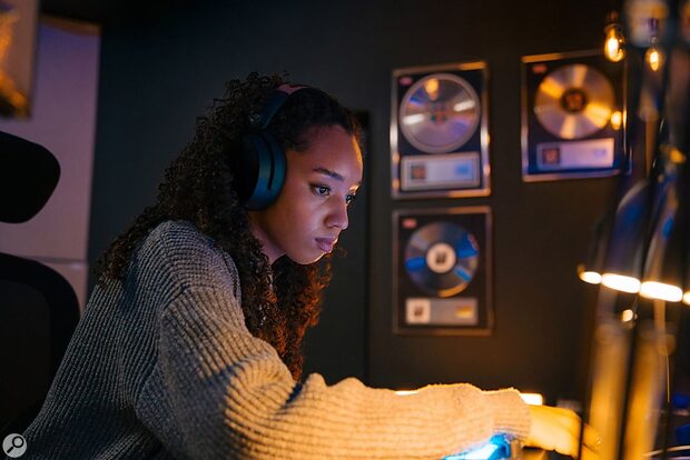 Sennheiser HD 480 Pro closed-back professional recording mixing studio headphones