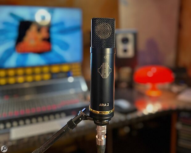 Sontronics ARIA 2 large-diaphragm valve capacitor vocal instrument microphone