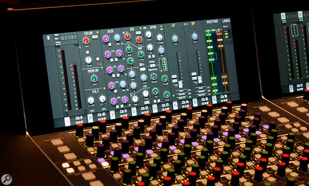 The channel processing modules and routing diagram, shown on both a channel-bay screen (above) and on the O-Control software (below).