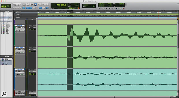 Measuring the delay between snare hits in the Snare Top track and in the Overheads track. Pro Tools reports the Length of the selection as 114 samples (centre, top).