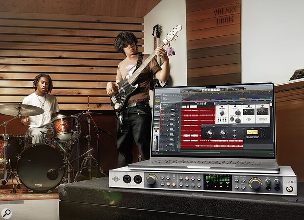 Universal Audio Volt 876 audio interface analogue compressors