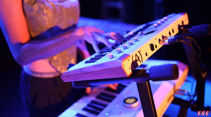 Arturia AstroLab 37 portable all-in-one stage keyboard