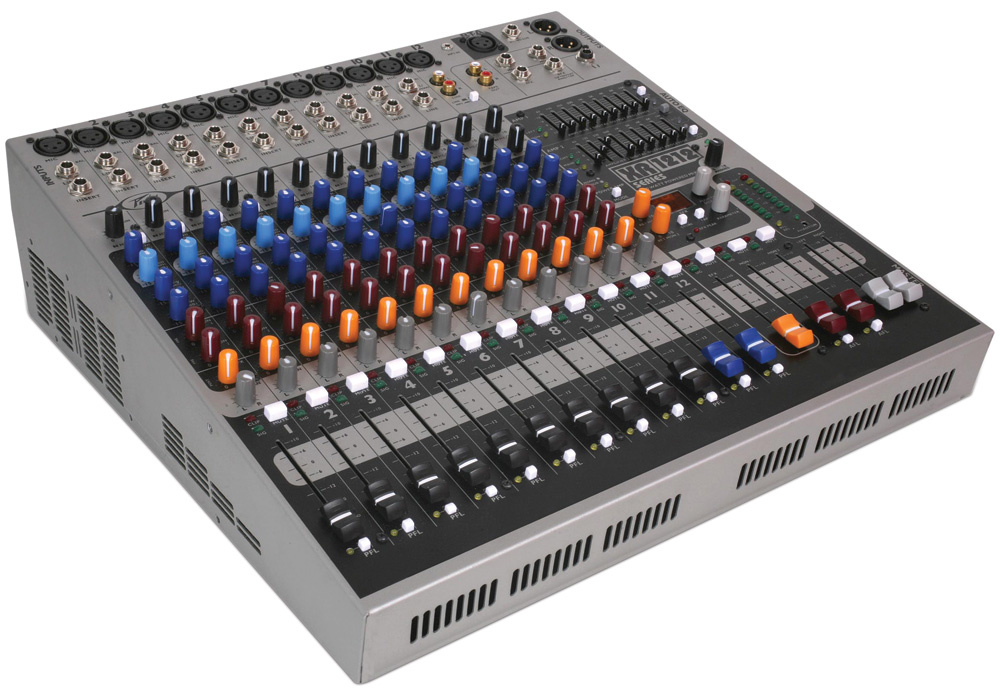 Peavey XR powered mixer