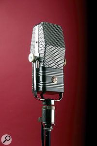 AEAA 440 microphone