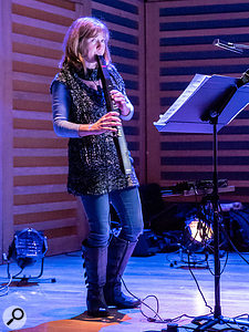 Annabel Knight with her Akai EWI5000 driving the diminutive but powerful Roland SE-02, mounted on a shelf on the music stand.