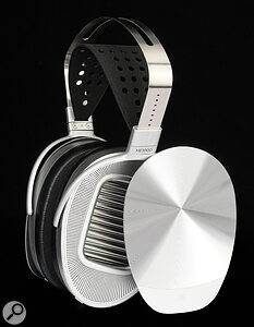 Both the Arya Unveiled and the HE1000 Unveiled (seen here) come with screens that attach magnetically to the outside of the earcups to protect them when not in use.