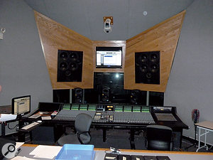 Studio B at MTSU is still based around an analogue desk, albeit one far more complex than that on which Gravedigger was originally recorded!