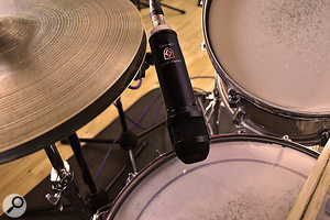 The LS‑208 worked well on snare, providing a very useful amount of hi-hat rejection.