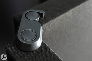 The PIB Pack comprises two Portable Isolation Booths, plus a ‘roof’ and clips to hold everything together.