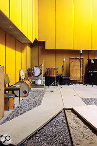 The Foley room has a  dry, warm and punchy sound which is ideal for drum recording. Beneath the wooden panels are walkways filled with gravel and sand, made to record the sound of people walking around outside.