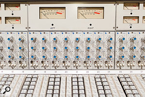 Studio B is centred around a white API desk from 1973, equipped with 32 550A EQs in its input channels.