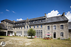 Kerwax is located in a former boarding school that was built around 1900.