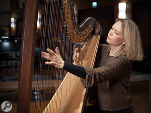 Synchron Stage Orchestra harpist Tina Žerdin’s YouTube video offers useful tips to composers writing for harp.