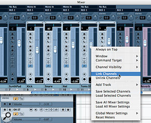 To link channels, select them, then right-click and select 'Link Channels'; to unlink do the same and select 'Unlink Channels'.