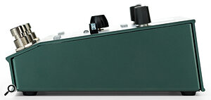 The footswitches are kept well out of the way of the sliders!