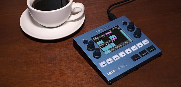 1010music Bluebox compact digital mixer synth Eurorack setup