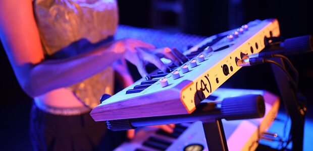 Arturia AstroLab 37 portable all-in-one stage keyboard