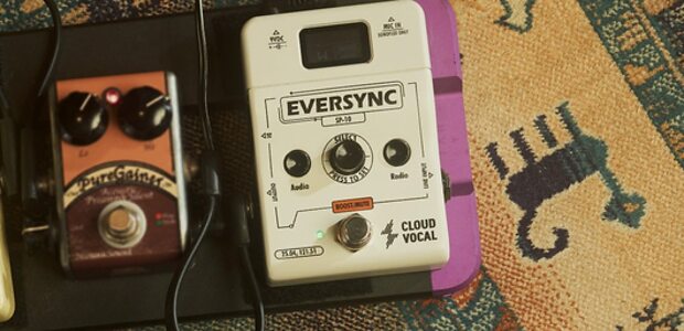 Cloudvocal EverSync SP-10 wireless instrument microphone pedalboard system
