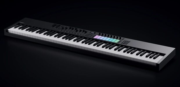 Novation Launchkey MK4 88 MIDI DAW controller keyboard
