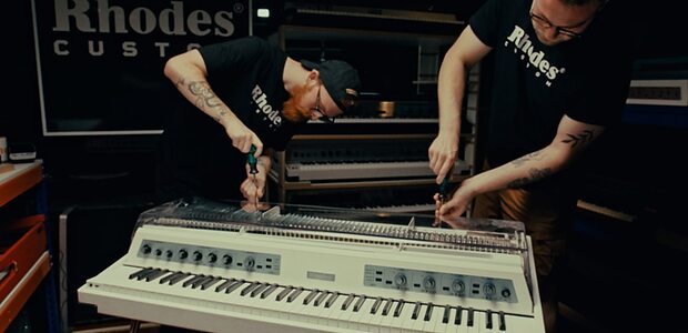 Rhodes Custom Shop MK8 Glacial electric piano