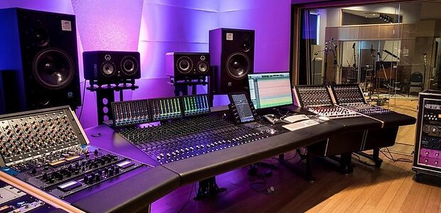 Sweetwater Studios guitar recording workshop 