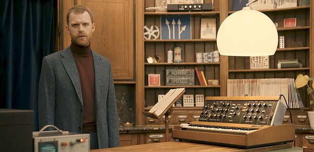 Synthesizing with Moog video series