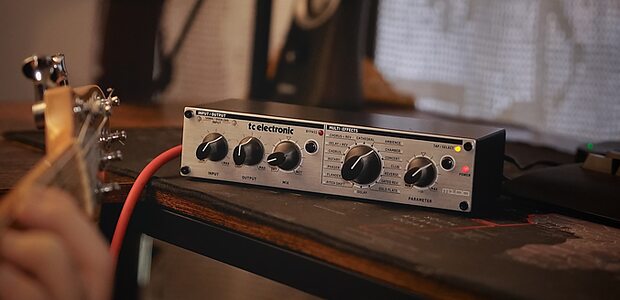 TC Electronic M100 multi-effects processor outboard reverb delay modulation