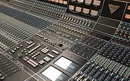 API Vision Plus large-format analogue in-line console