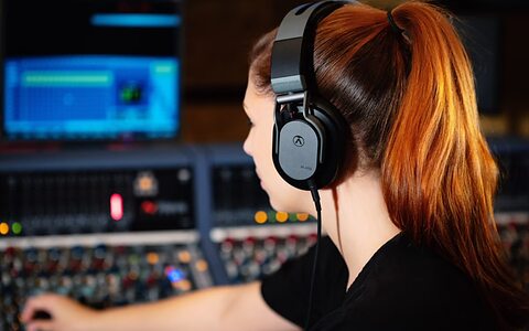 Austrian Audio OC818 free Hi-X55 headphones Offer